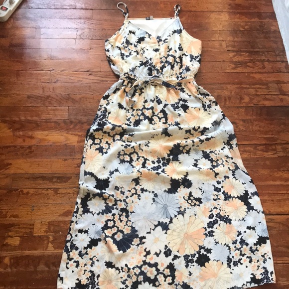 Q&A Dresses & Skirts - Q&A Maxi Dress